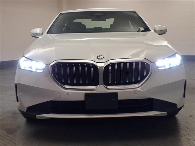 2025 Bmw 530i xDrive photo 2