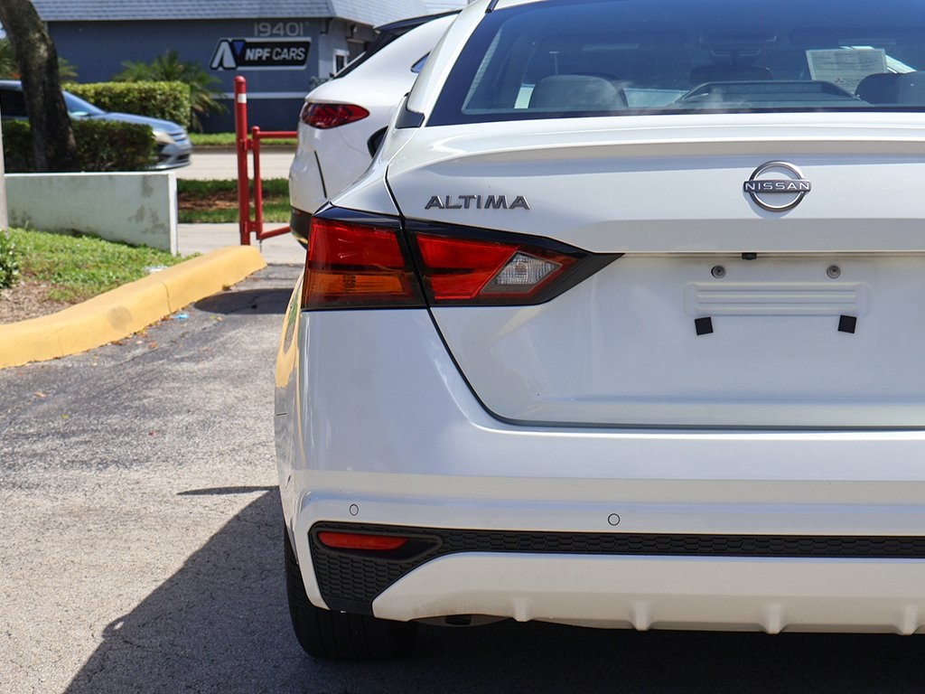 2023 Nissan Altima 2.5 SV photo 12