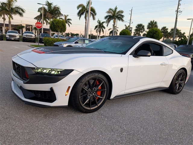 2024 Ford Mustang Dark Horse photo 3