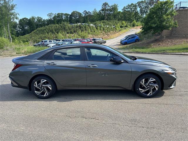 2025 Hyundai Elantra SEL Sport photo 6