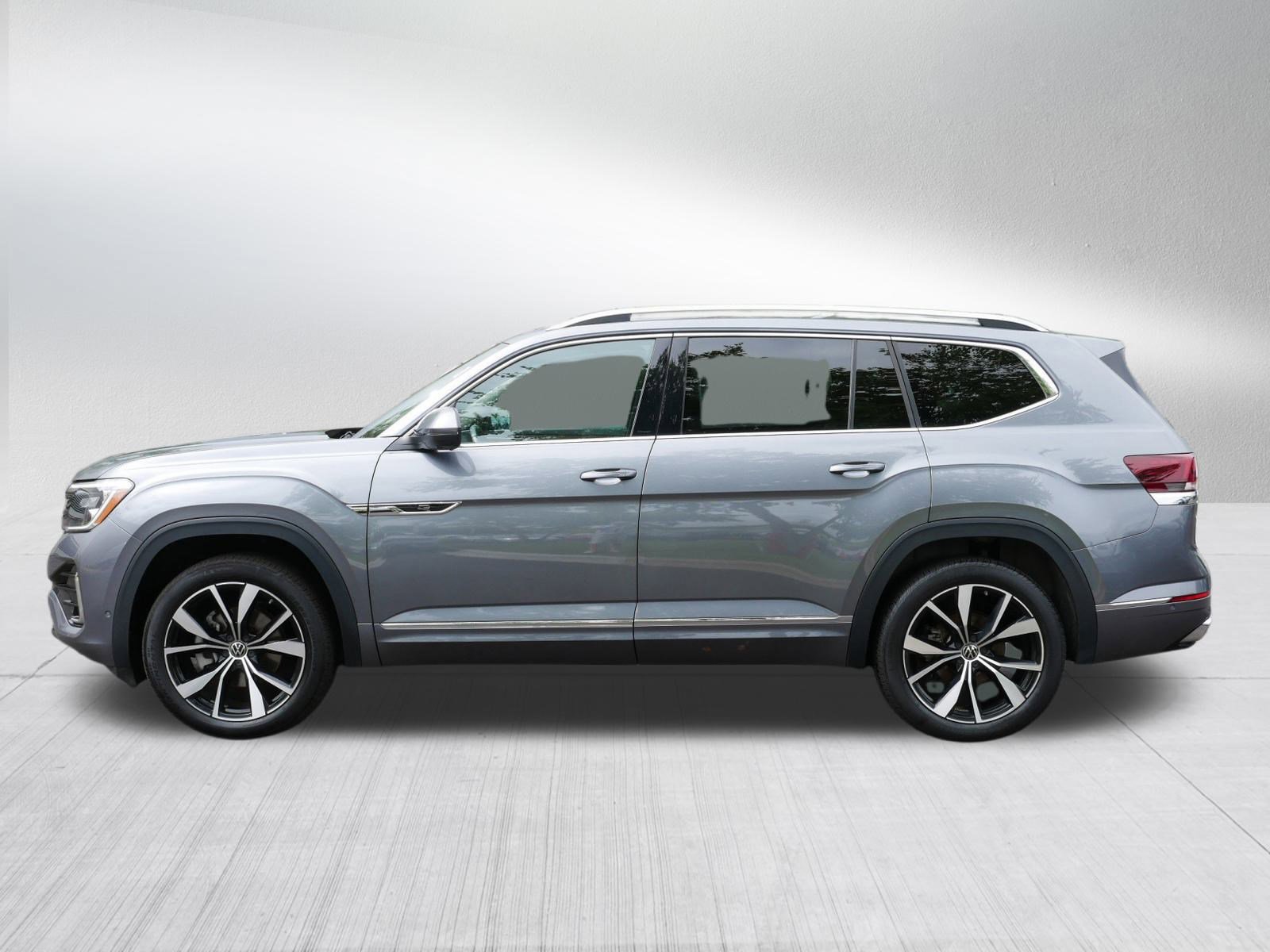 2025 Volkswagen Atlas SEL Premium R-Line photo 4