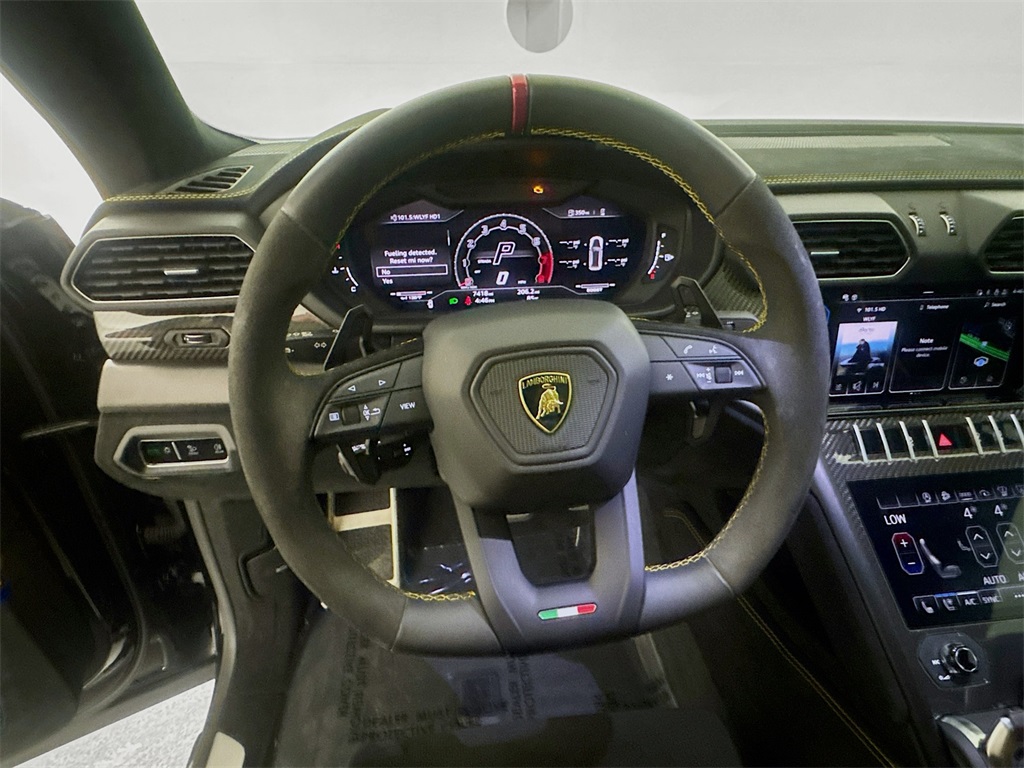 2024 Lamborghini Urus Performante photo 10