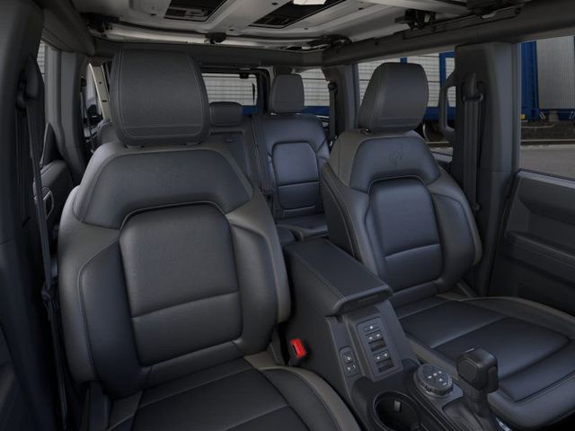 2025 Ford Bronco Outer Banks photo 8