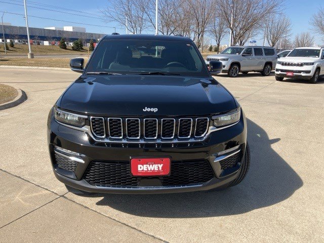2025 Jeep Grand Cherokee Limited photo 2