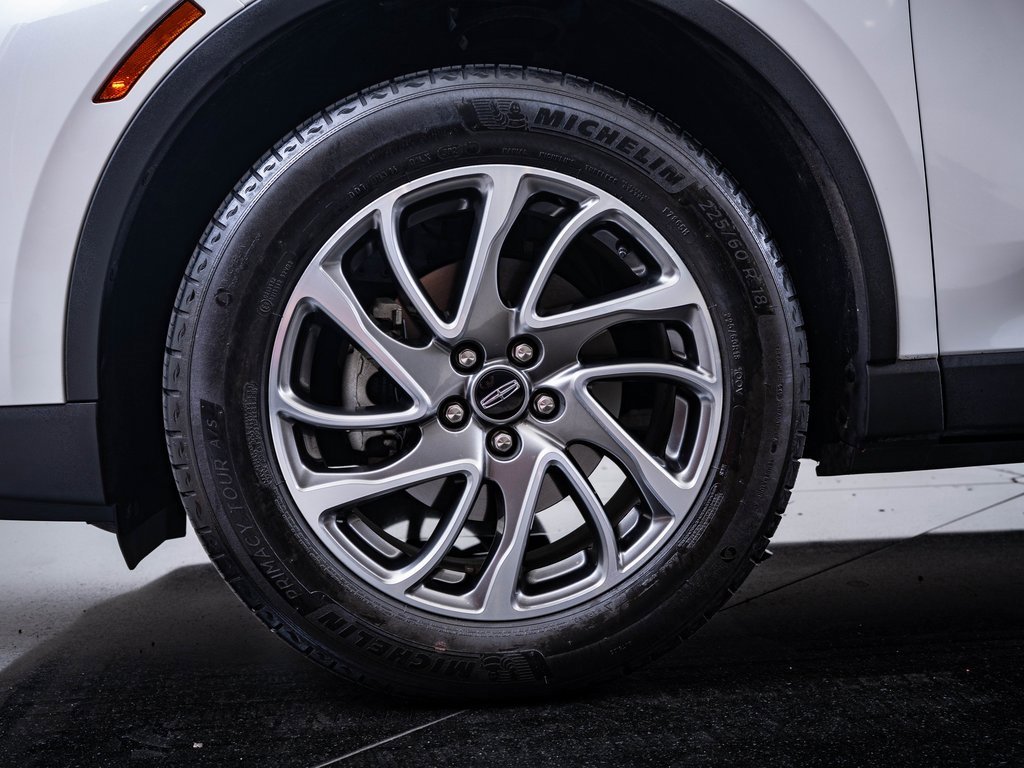 2022 Lincoln Corsair Standard photo 14