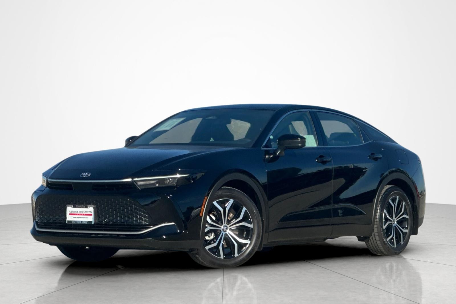 2026 Toyota Crown XLE's photo