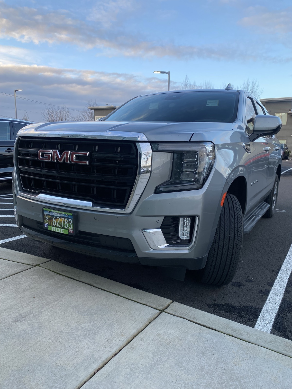 2024 Gmc Yukon SLE photo 2