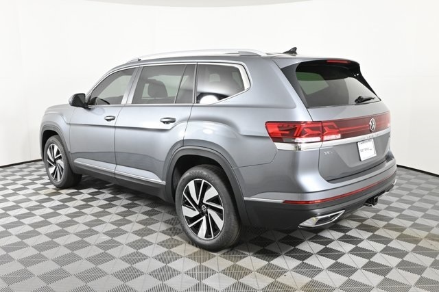2025 Volkswagen Atlas SEL photo 3