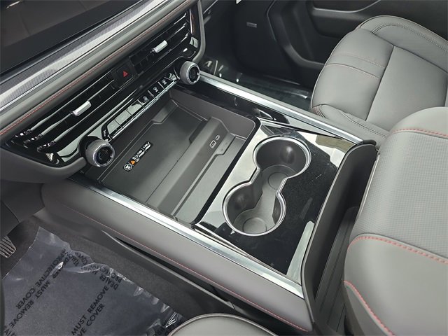 2025 Chevrolet Suburban RST photo 25