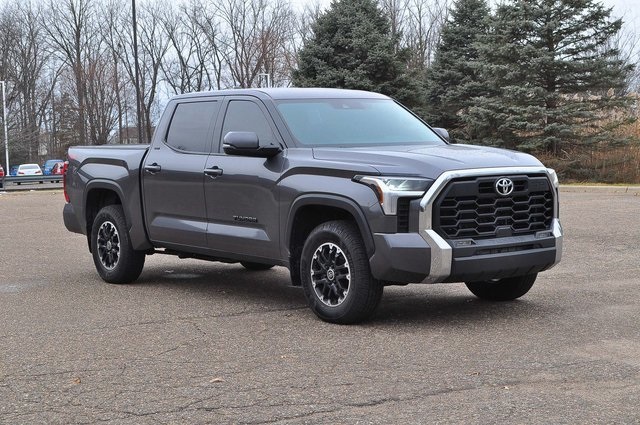 2022 Toyota Tundra SR5's photo