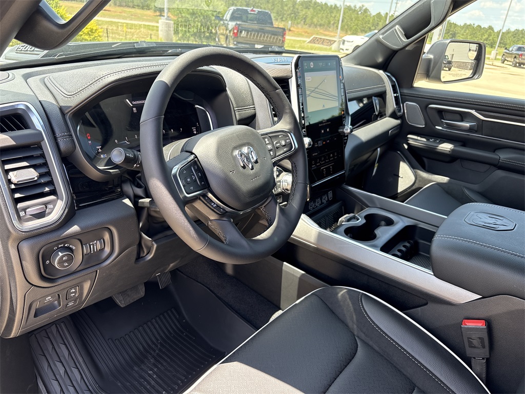 2025 Ram 1500 Laramie photo 13
