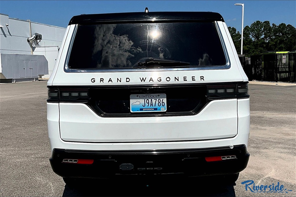 2024 Jeep Wagoneer L Series II Obsidian photo 4