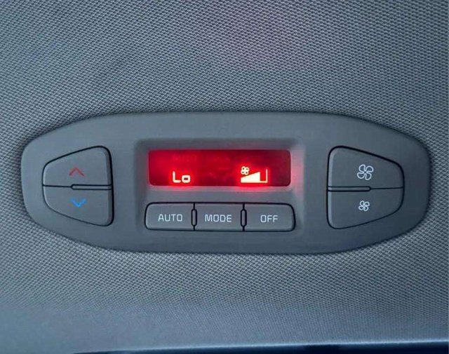 2020 Kia Sedona SX photo 13