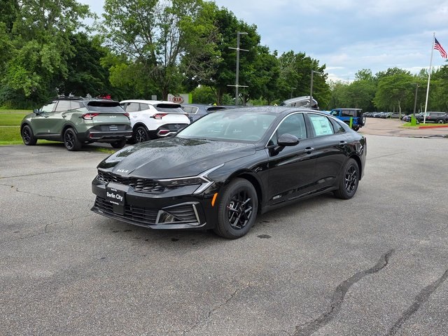 2025 Kia K5 LXS photo 3