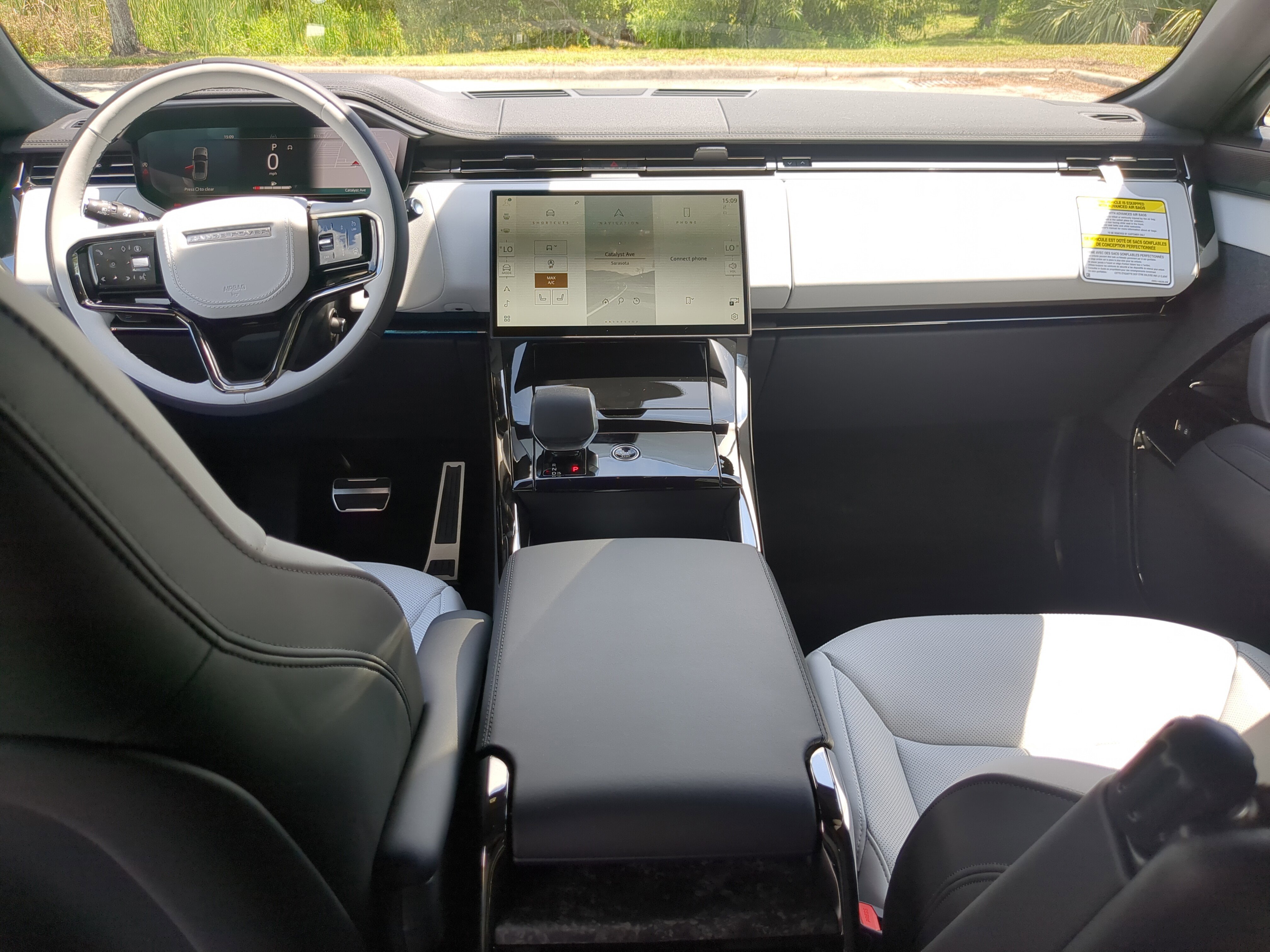 2025 Land Rover Range Rover Sport SE photo 9