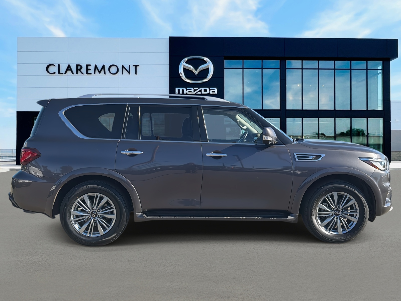 2024 Infiniti QX80 Luxe photo 4