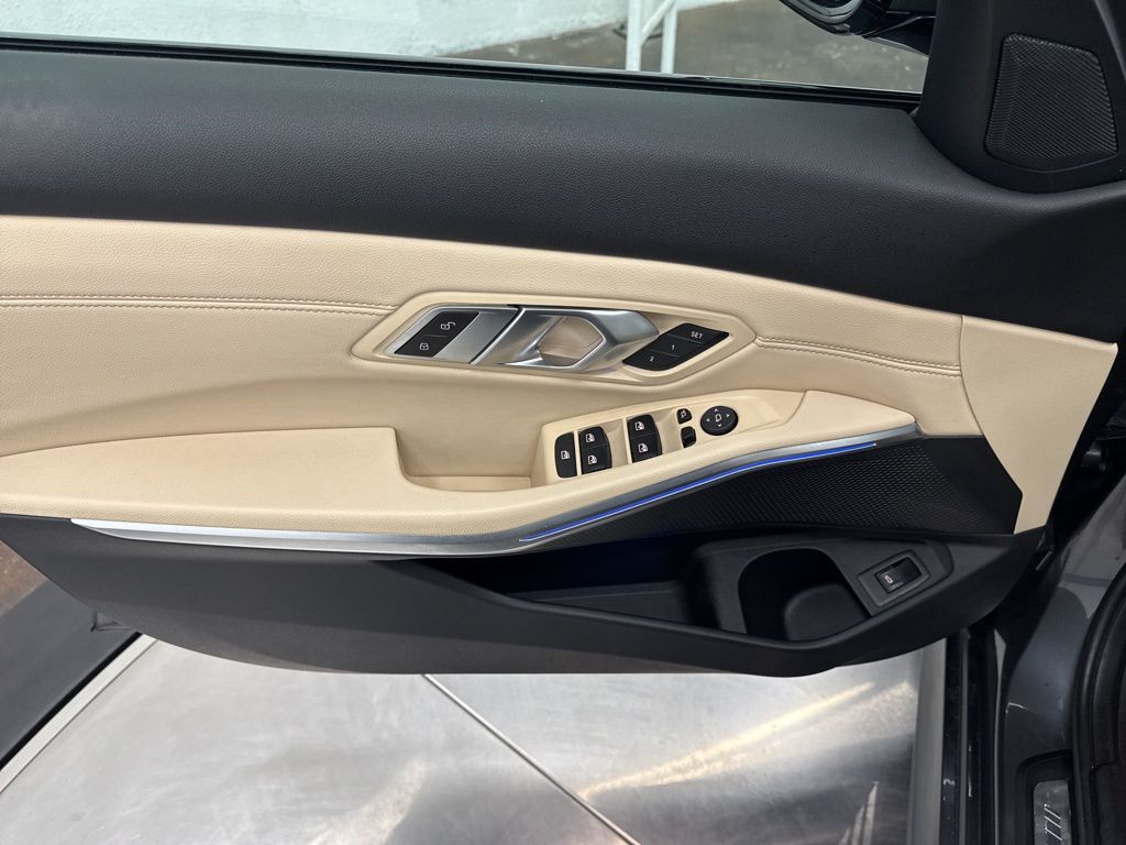 2021 Bmw 330i photo 13
