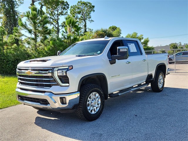 2024 Chevrolet Silverado 2500HD LTZ photo 2