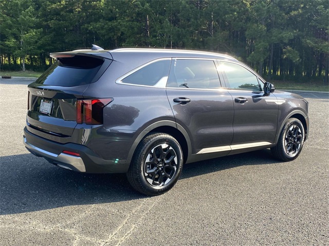 2025 Kia Sorento S photo 2