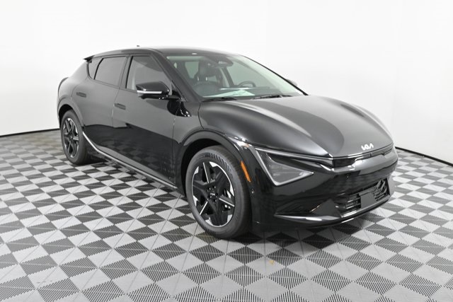 2025 Kia EV6 Wind's photo