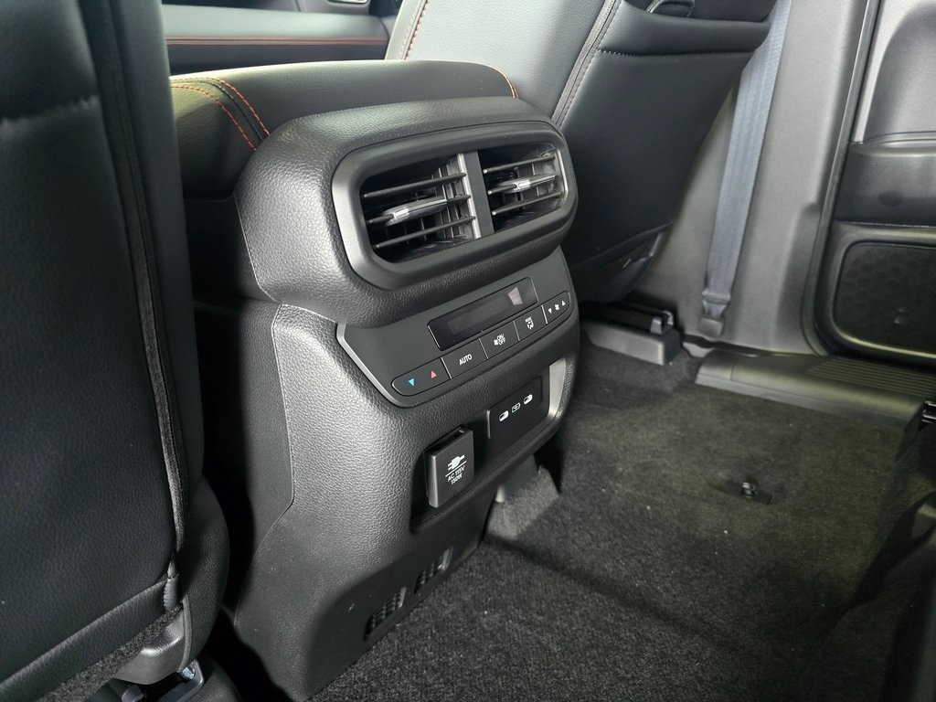 2025 Honda Pilot TrailSport photo 18