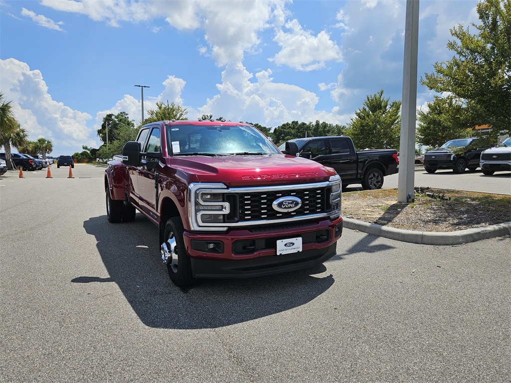 2025 Ford F-350 Platinum photo 2