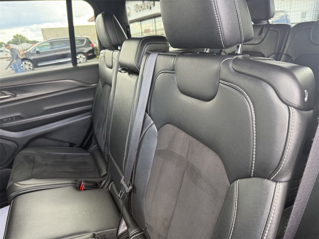 2024 Jeep Grand Cherokee Altitude photo 26