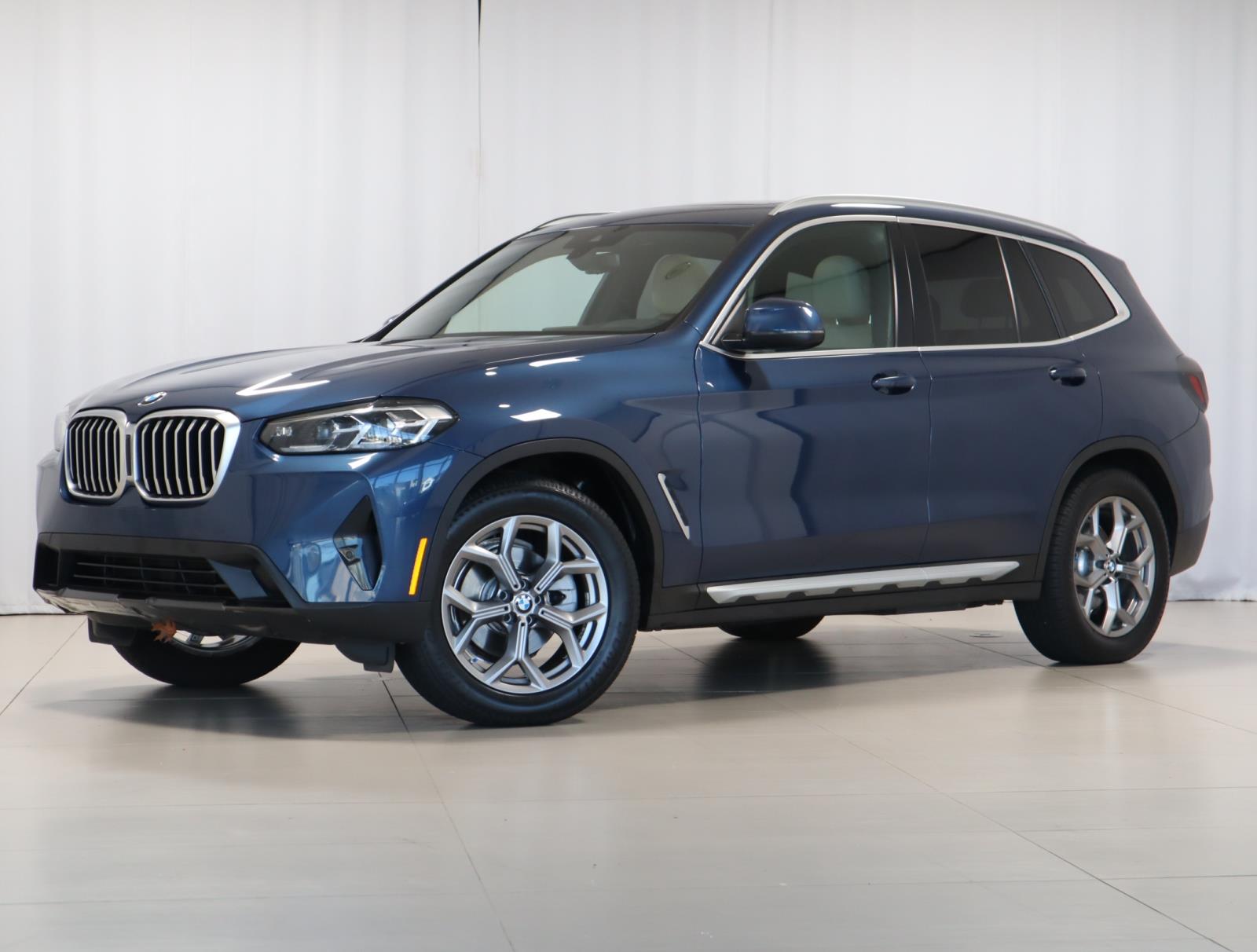 2023 BMW X3 30i's photo