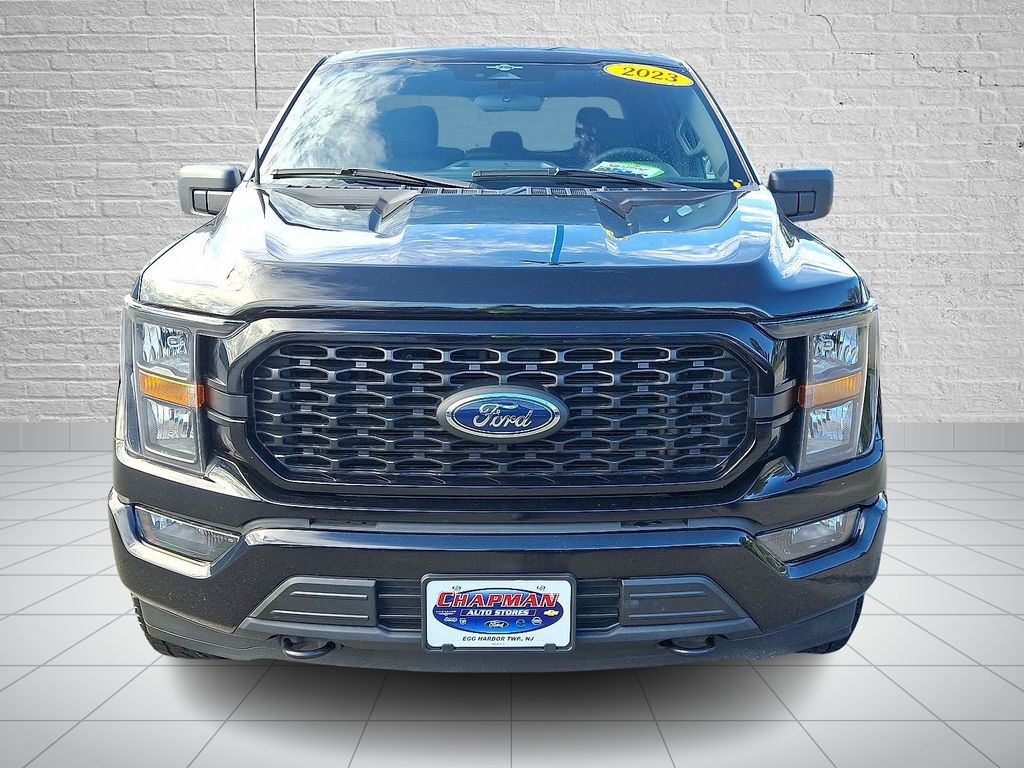2023 Ford F-150 XL photo 2