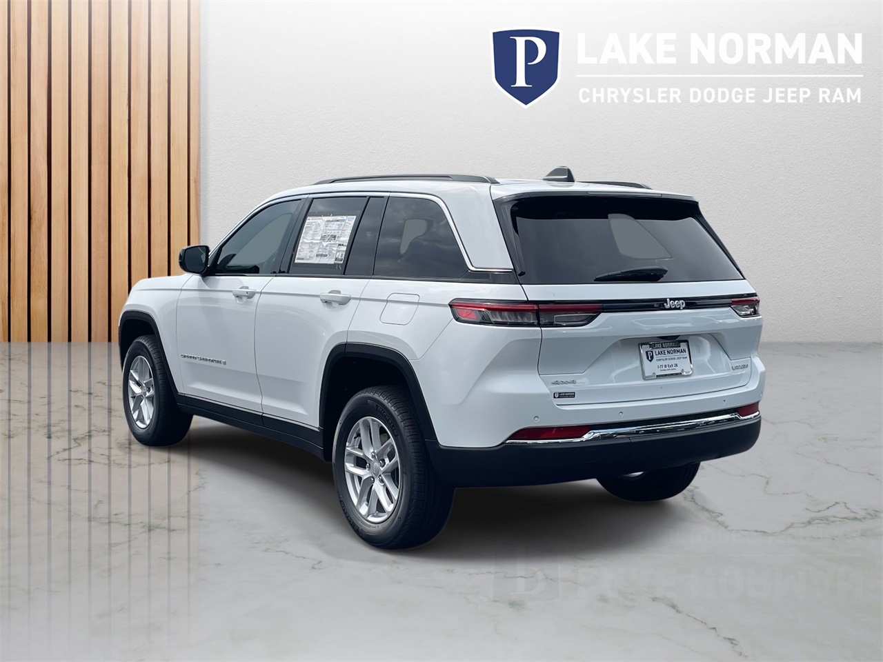 2025 Jeep Grand Cherokee Laredo X photo 5