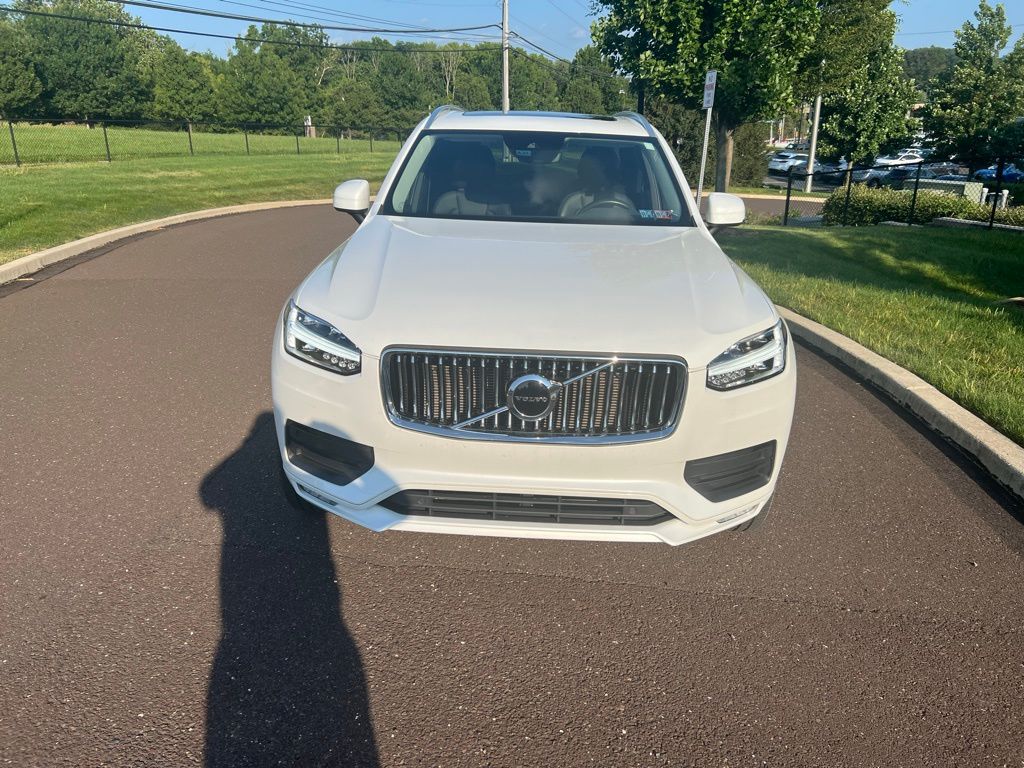 2020 Volvo XC90 T5 Momentum photo 3