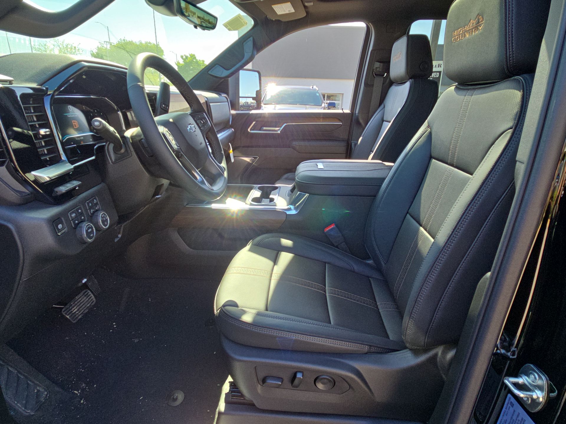 2025 Chevrolet Silverado 2500HD High Country photo 19
