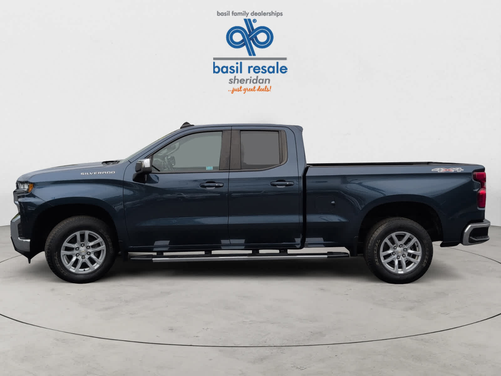 2019 Chevrolet Silverado 1500 LT photo 3