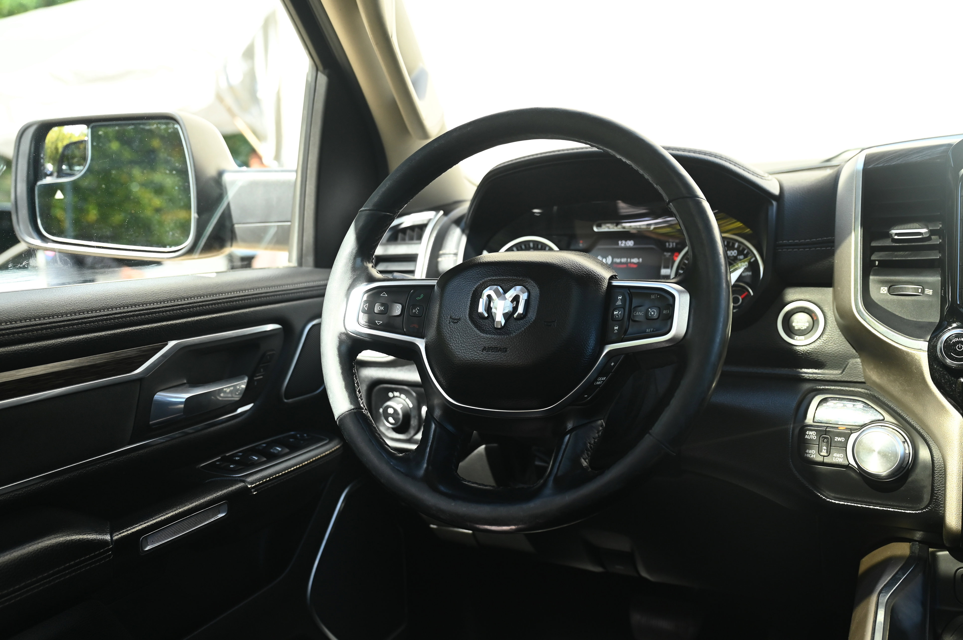 2019 Ram 1500 Laramie photo 29