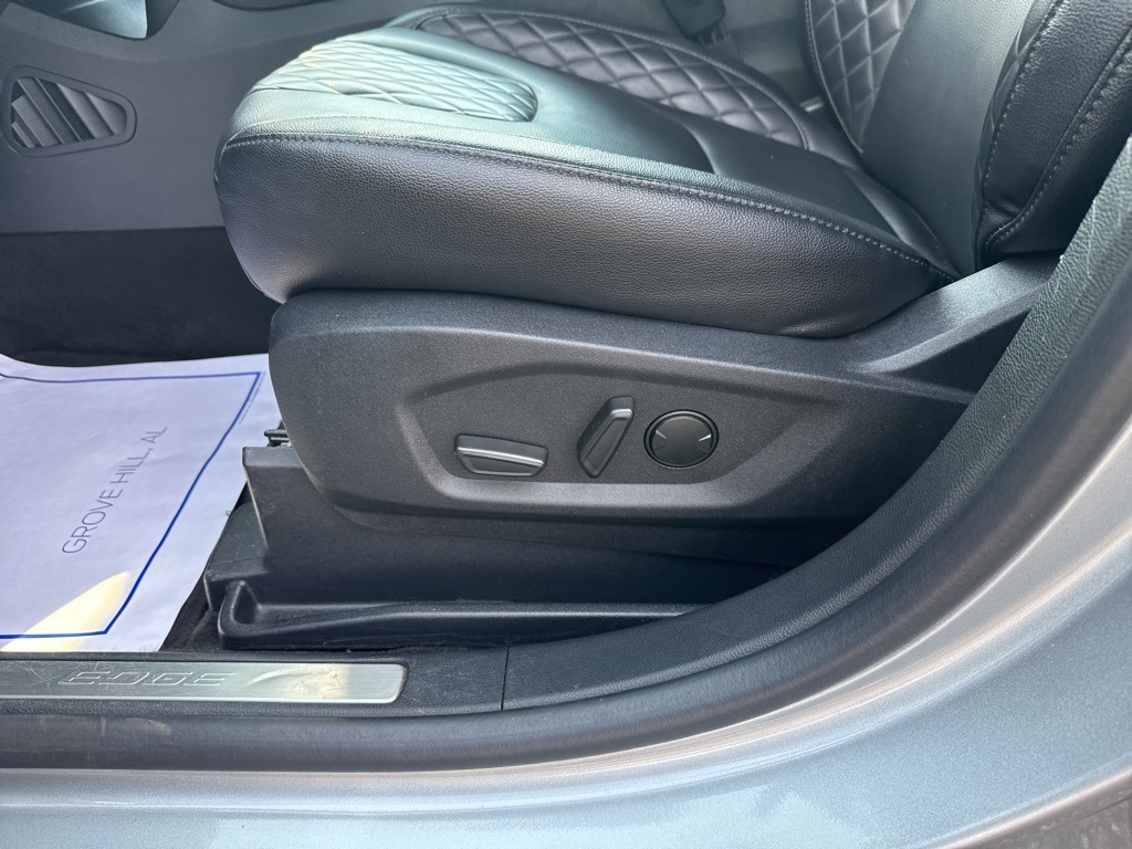 2024 Ford Edge Titanium photo 24