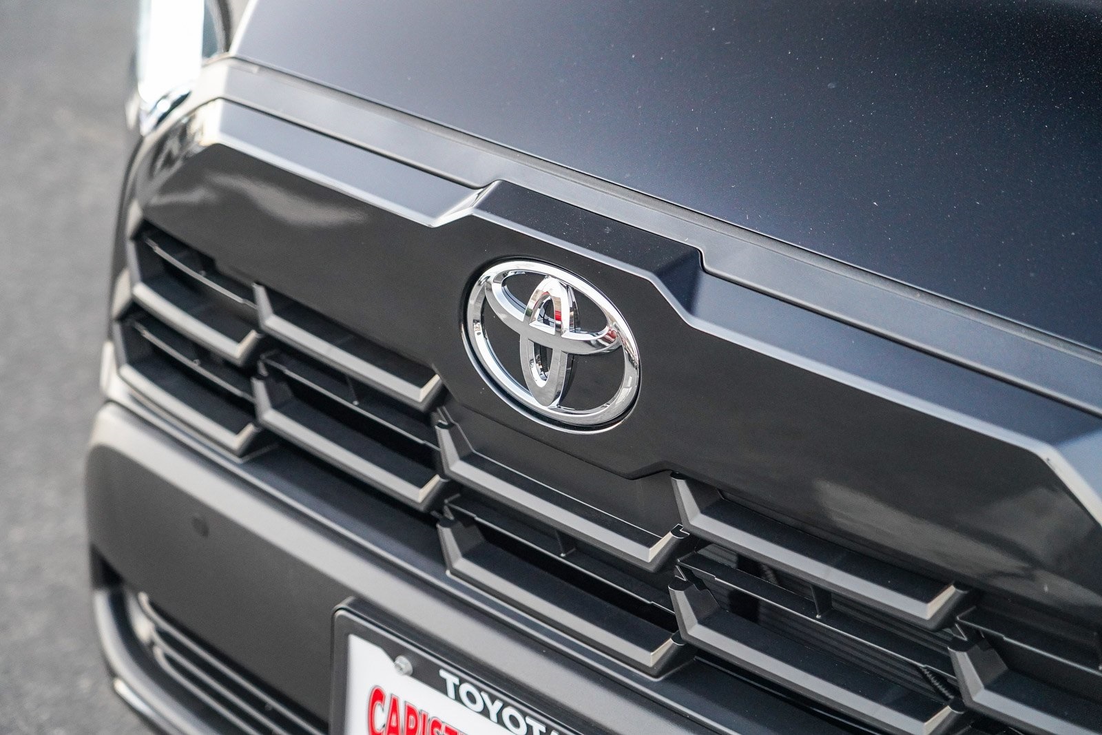 2026 Toyota Corolla Cross XLE photo 2