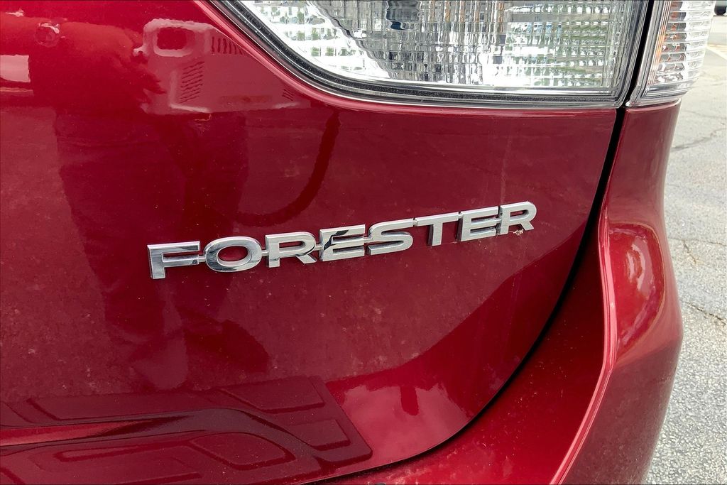 2020 Subaru Forester Premium photo 2