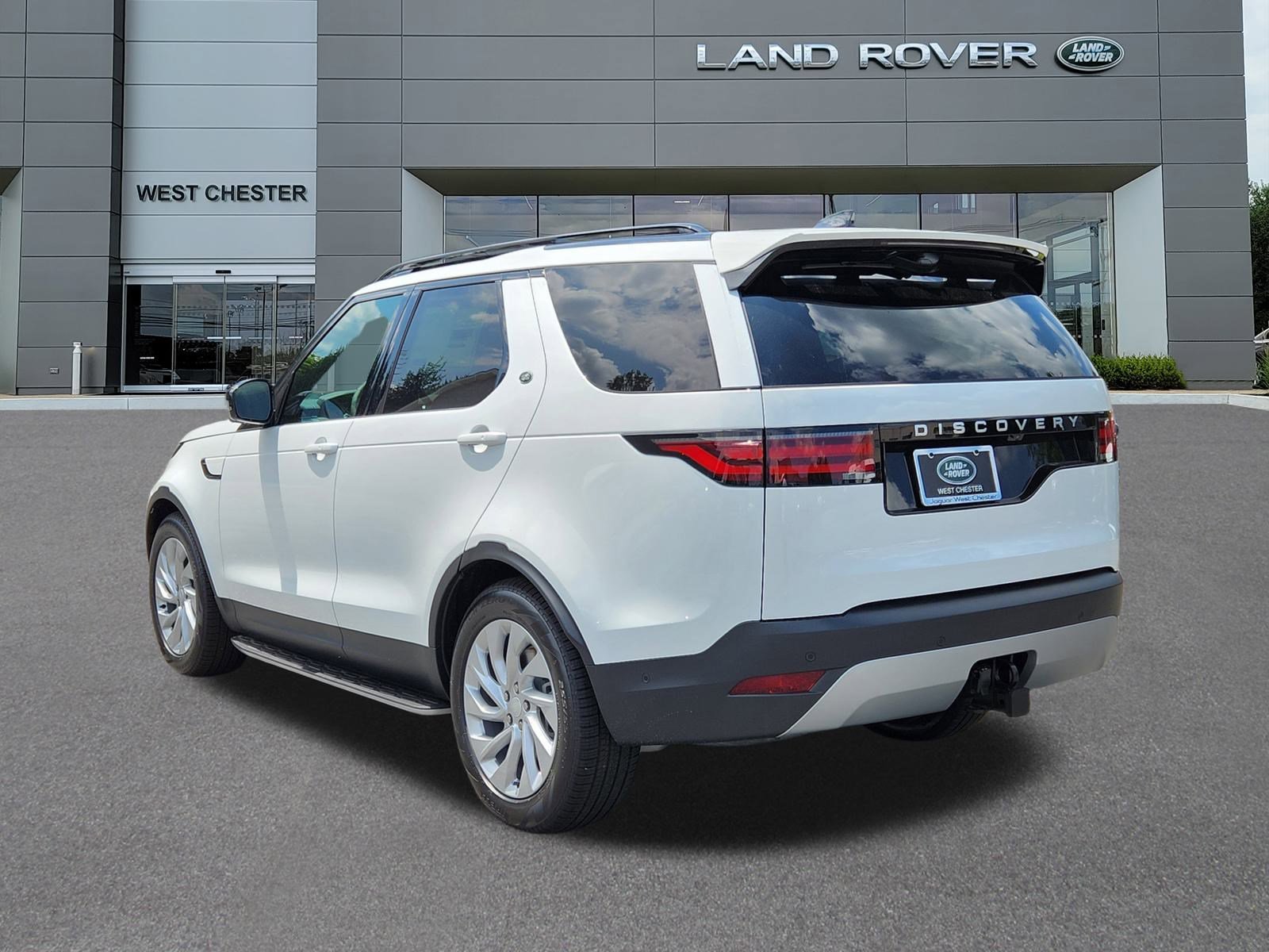 2025 Land Rover Discovery S photo 3