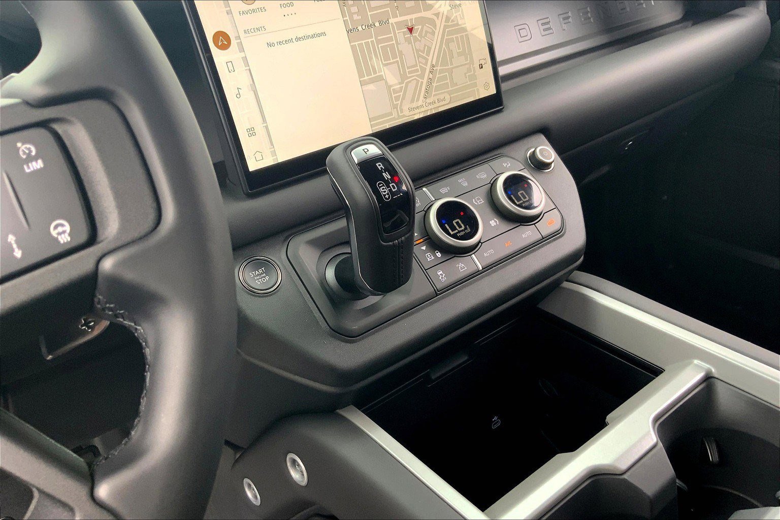 2025 Land Rover Defender 110 V8 photo 4