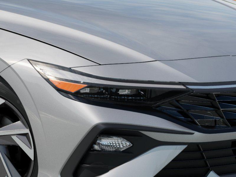 2025 Hyundai Elantra SEL Sport photo 9