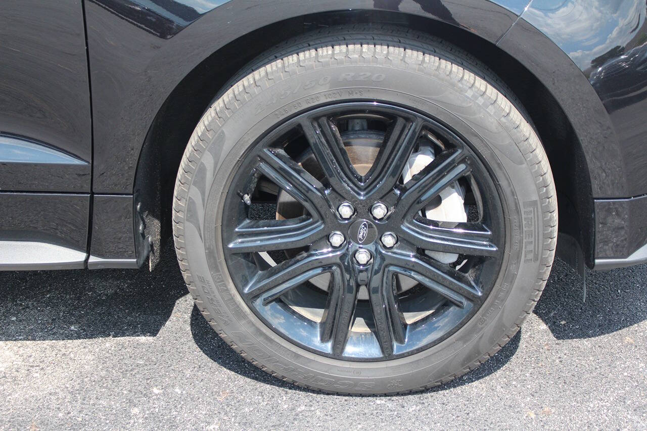 2024 Ford Edge ST photo 4
