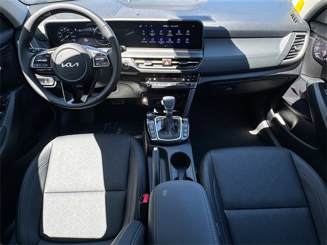 2026 Kia Seltos EX photo 22