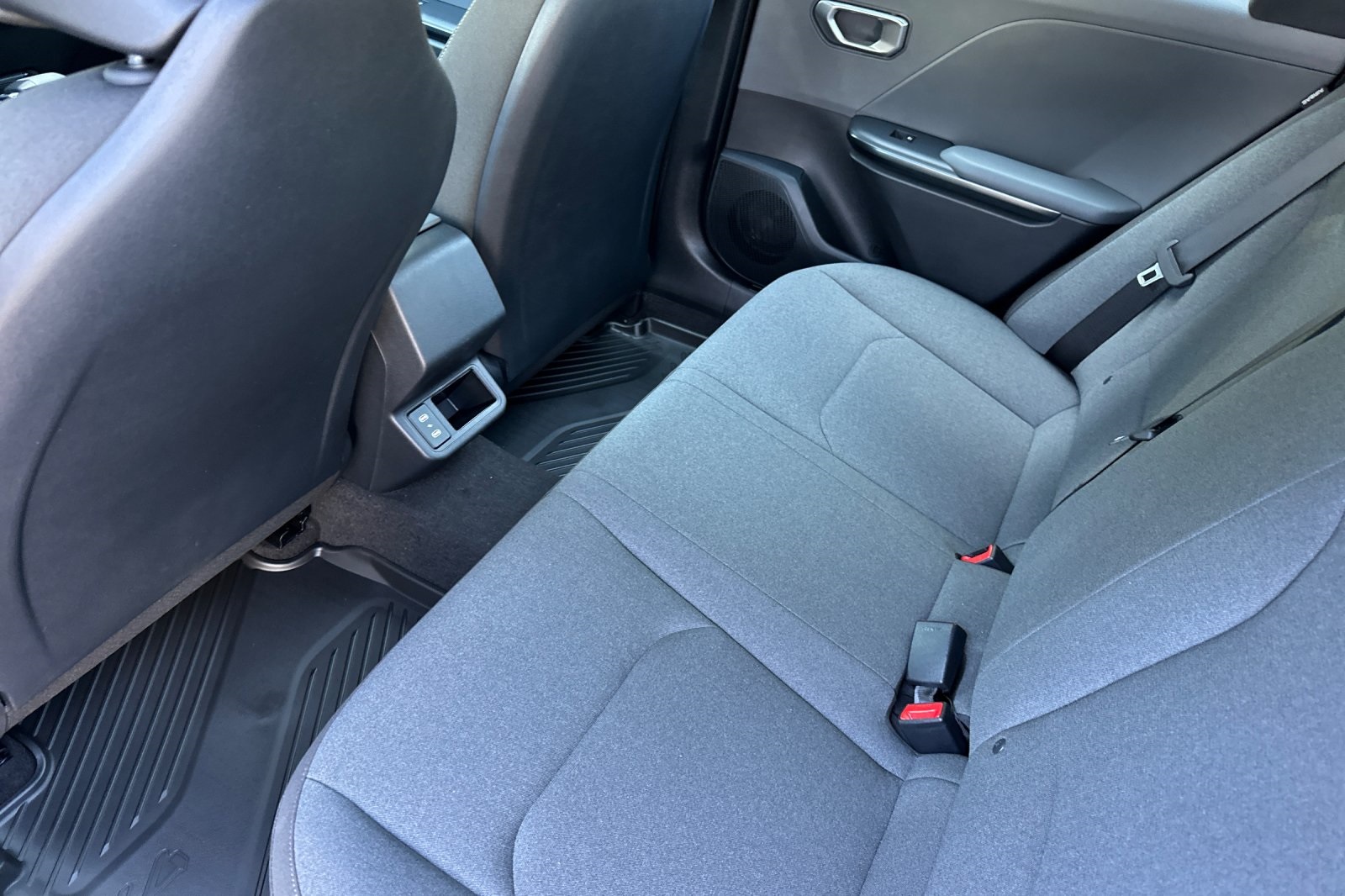 2025 Kia K4 LXS photo 8