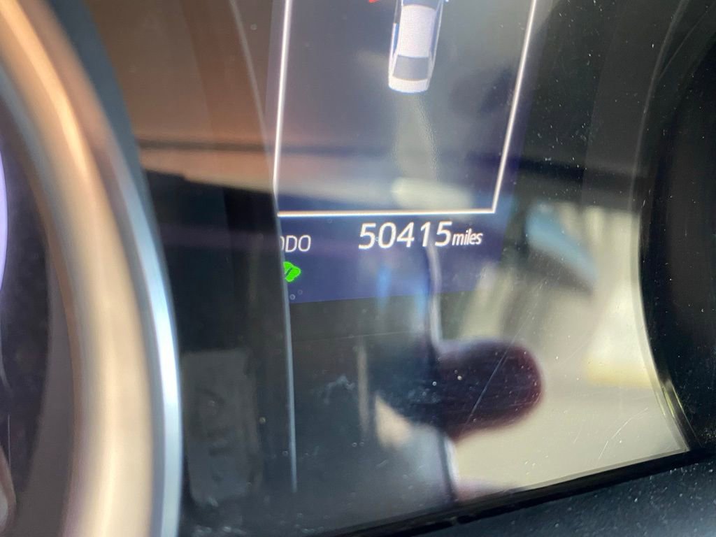 2020 Toyota Camry Hybrid LE photo 4