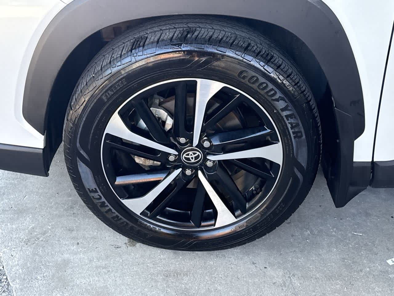 2024 Toyota Corolla Hybrid XSE photo 10