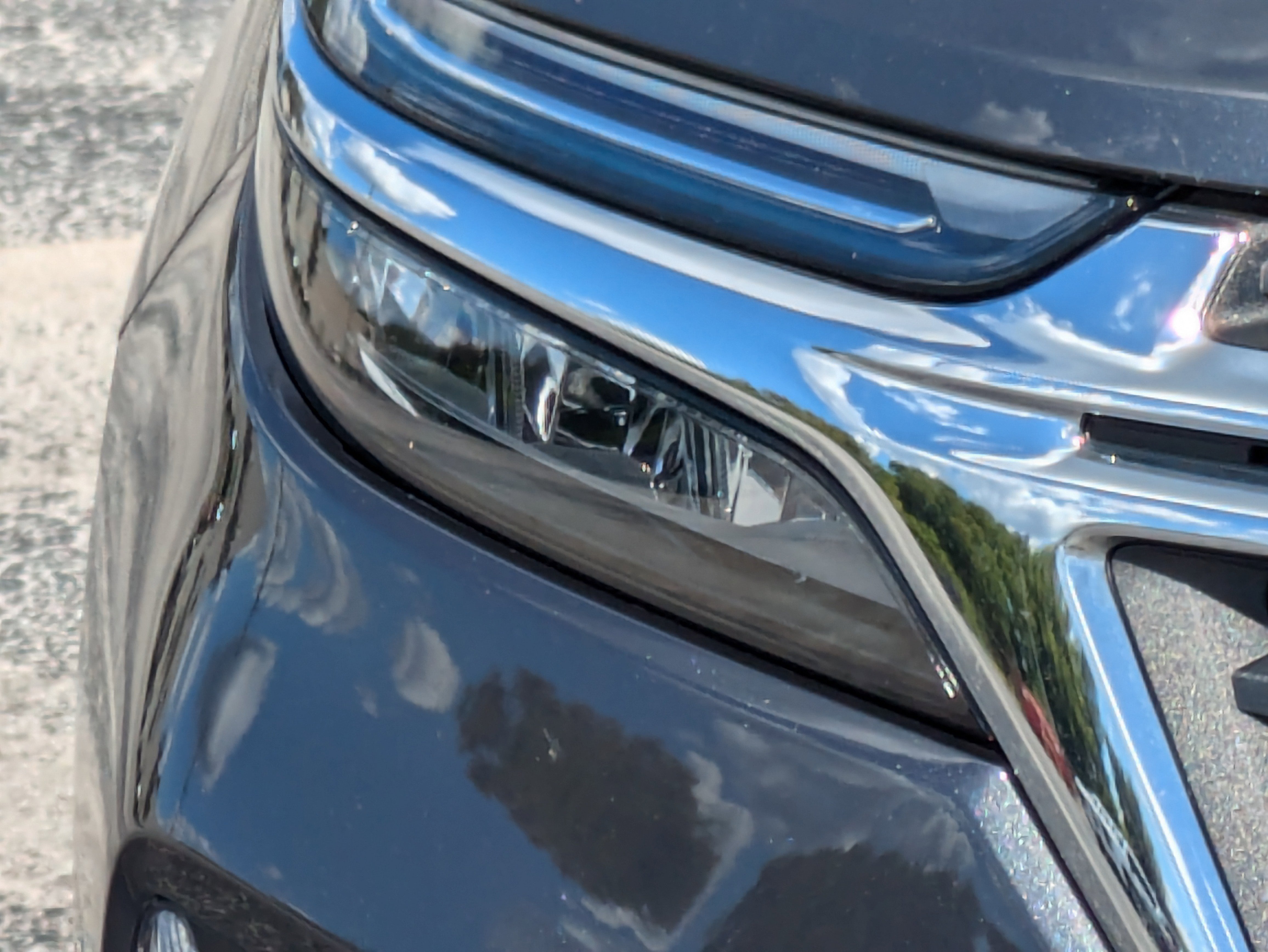 2023 Chevrolet Equinox LT photo 2