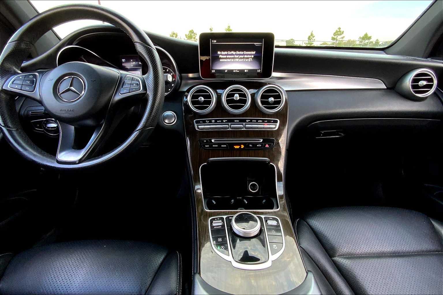 2018 Mercedes Benz GLC 300 photo 13