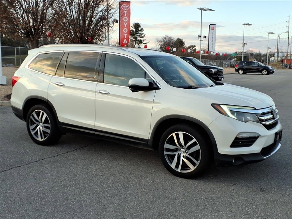 2016 Honda Pilot Touring's photo