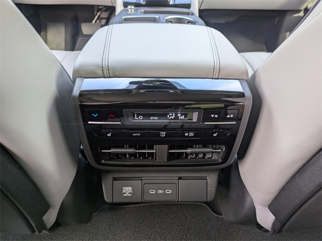 2026 Acura MDX SH-AWD Advance photo 14