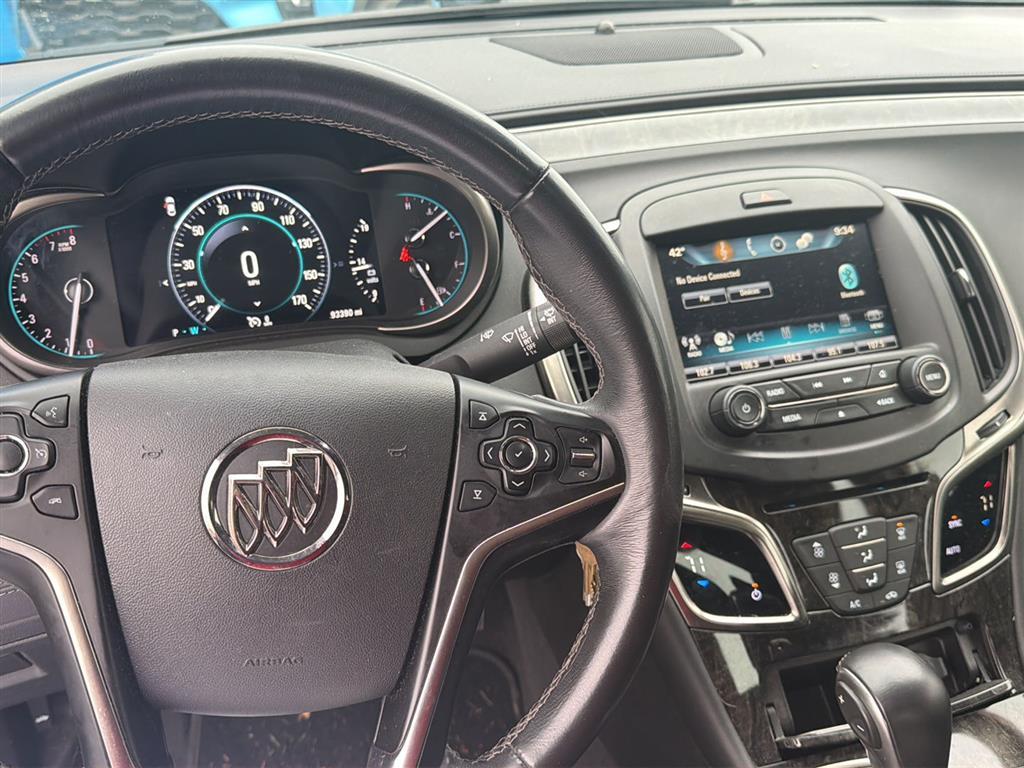 2016 Buick LaCrosse Base photo 3